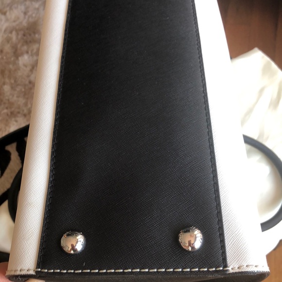 Two- toned Michael Kors Hamilton bag! - Picture 4 of 4